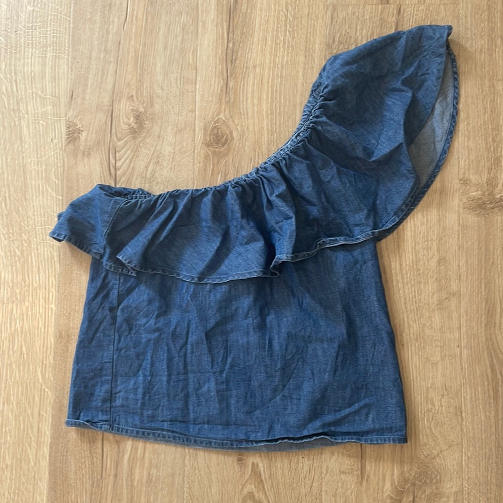 One shoulder top